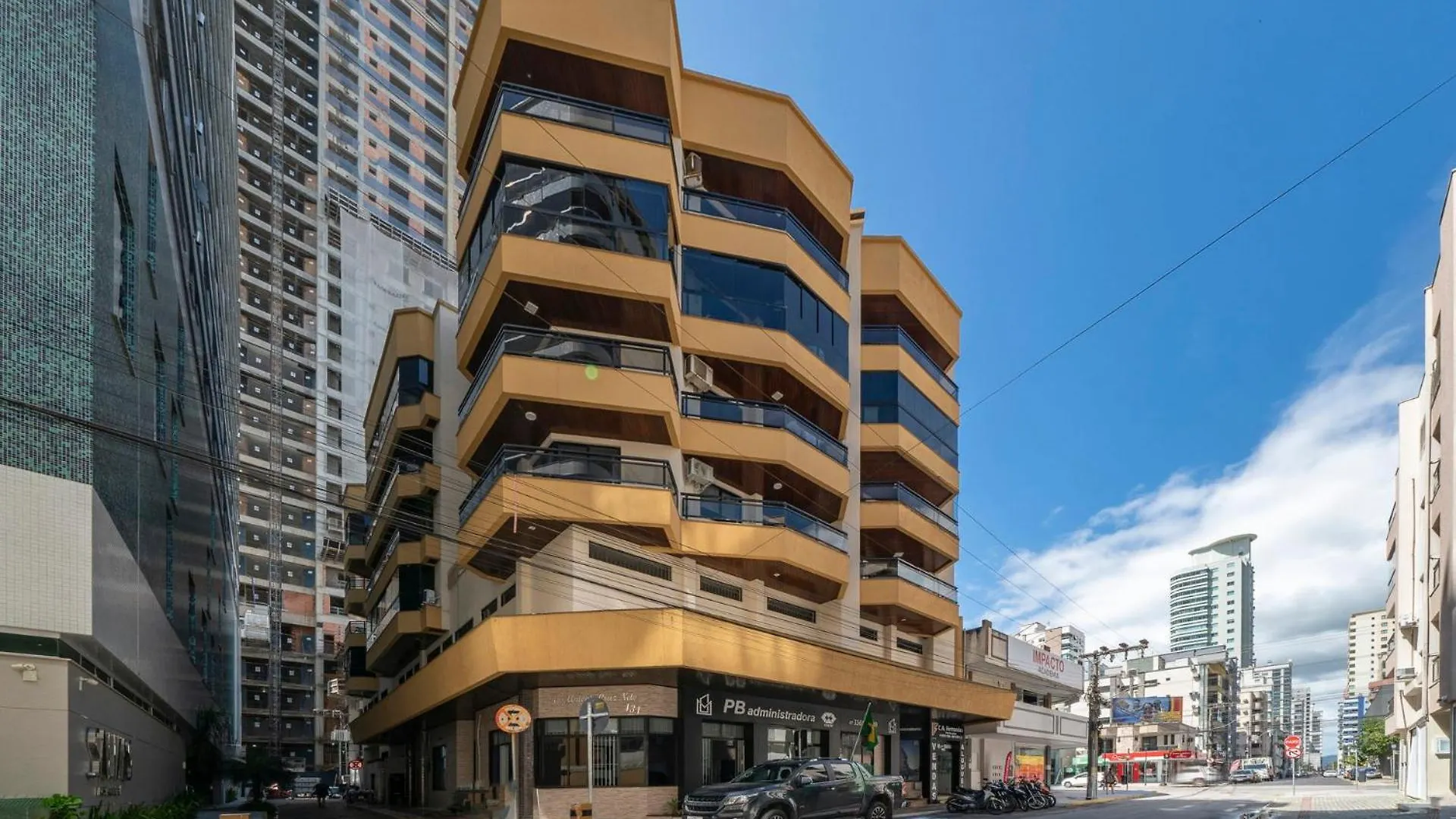 Apto Charmoso Prox. A Praia De Itapema Zf4014 0*,  Brasilien